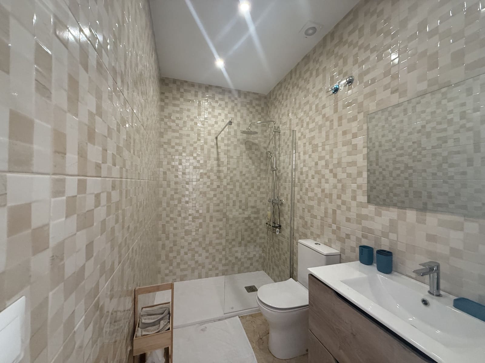 9 bedroom Hotel for sale in San Pedro de Alcantara with garage - € 1,700,000 (Ref: 9807182)
