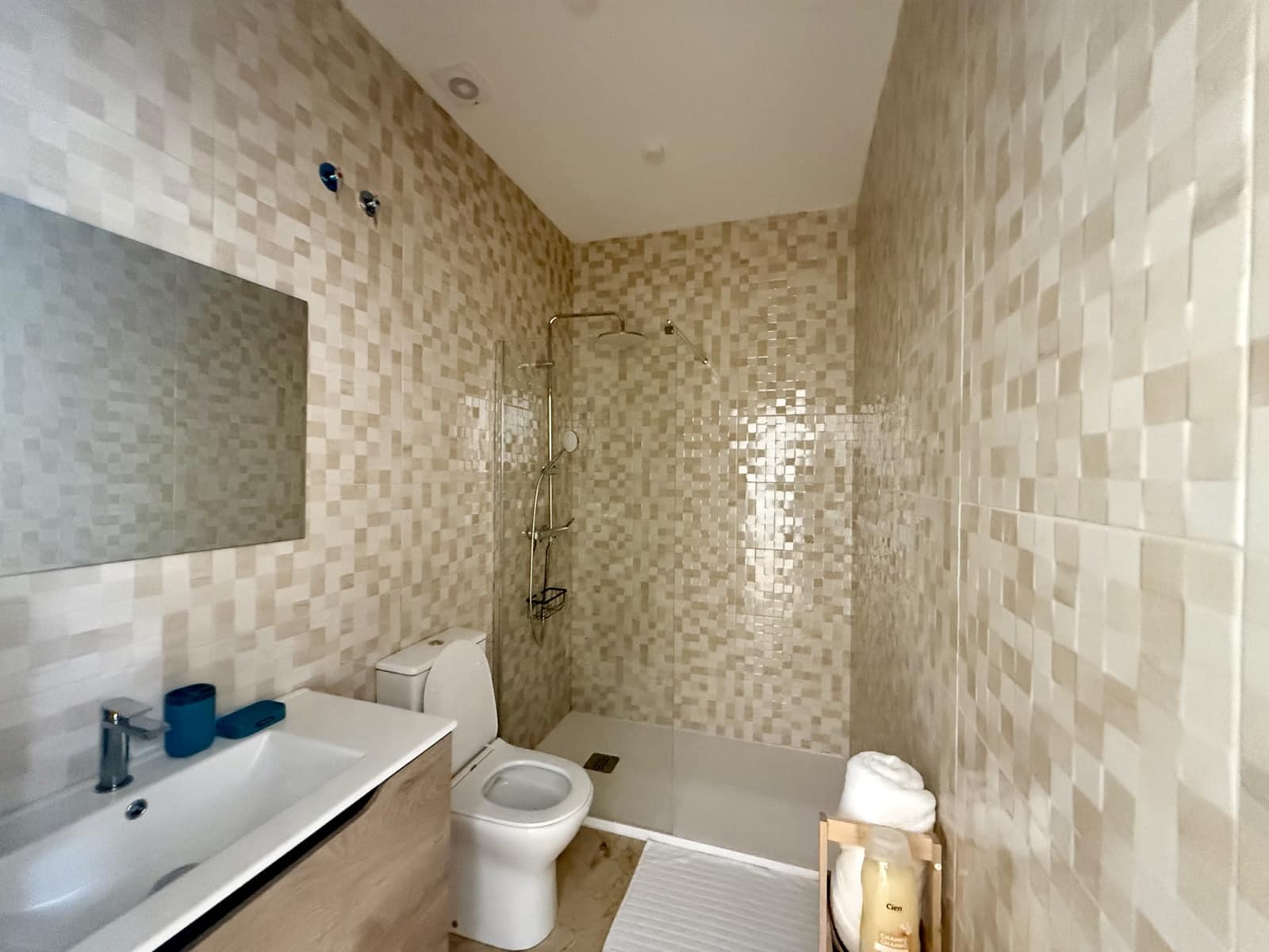 9 bedroom Hotel for sale in San Pedro de Alcantara with garage - € 1,700,000 (Ref: 9807182)