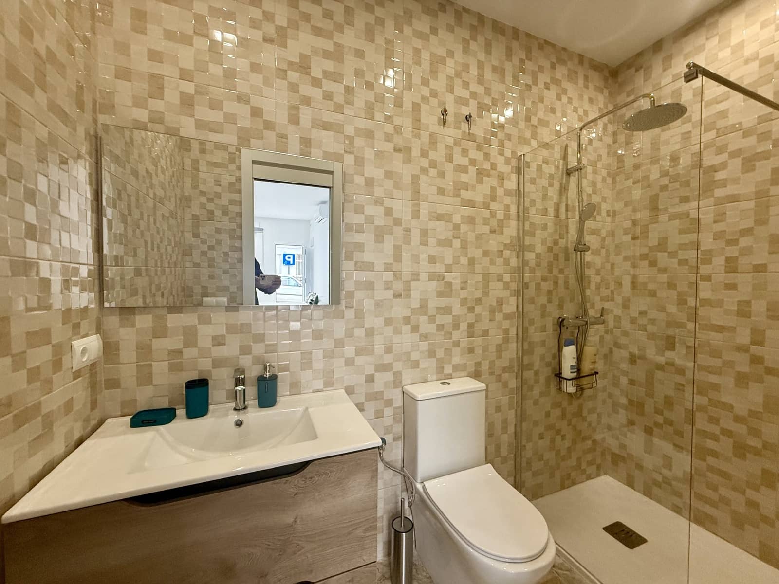 9 bedroom Hotel for sale in San Pedro de Alcantara with garage - € 1,700,000 (Ref: 9807182)