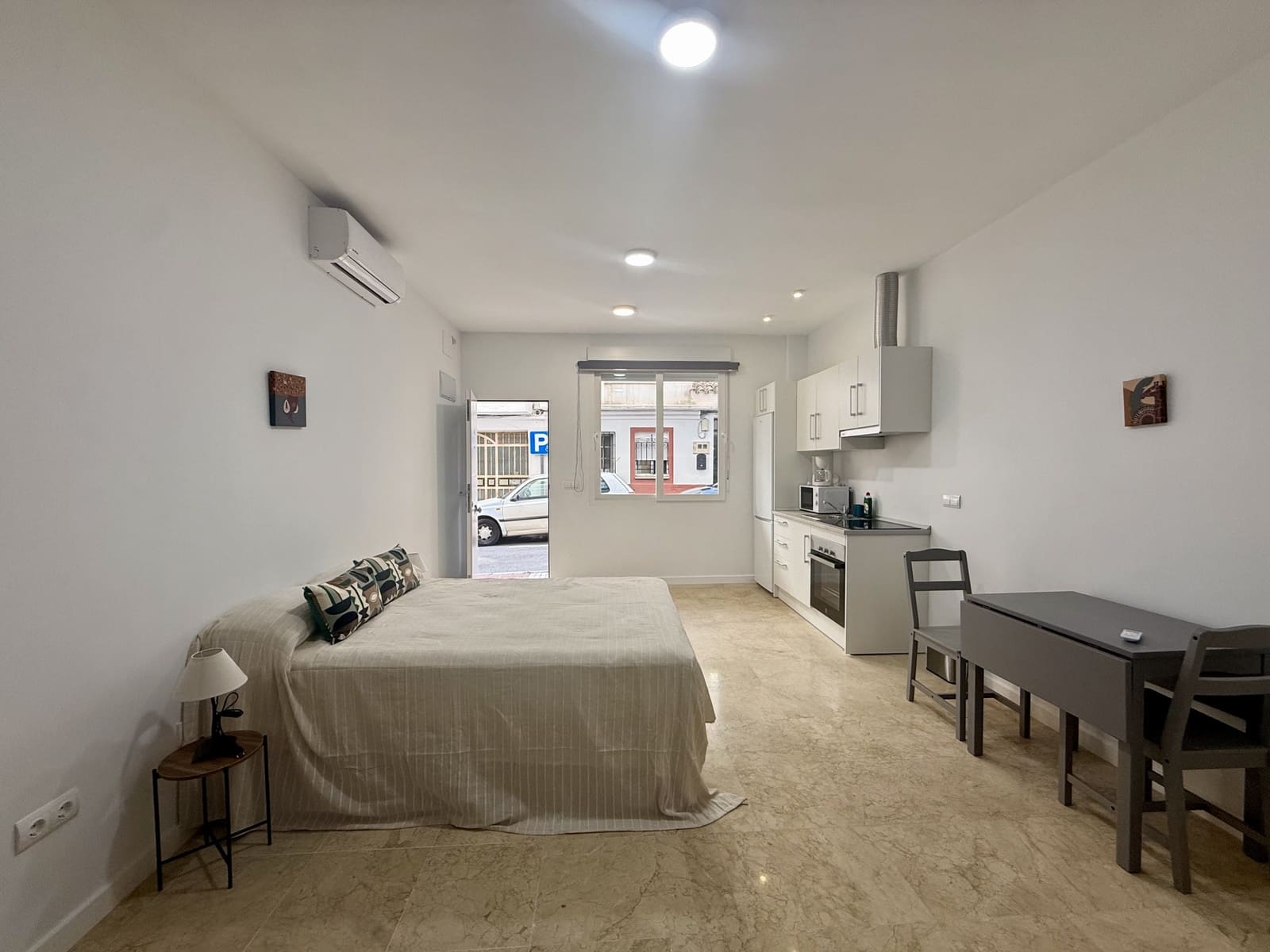 9 bedroom Hotel for sale in San Pedro de Alcantara with garage - € 1,700,000 (Ref: 9807182)