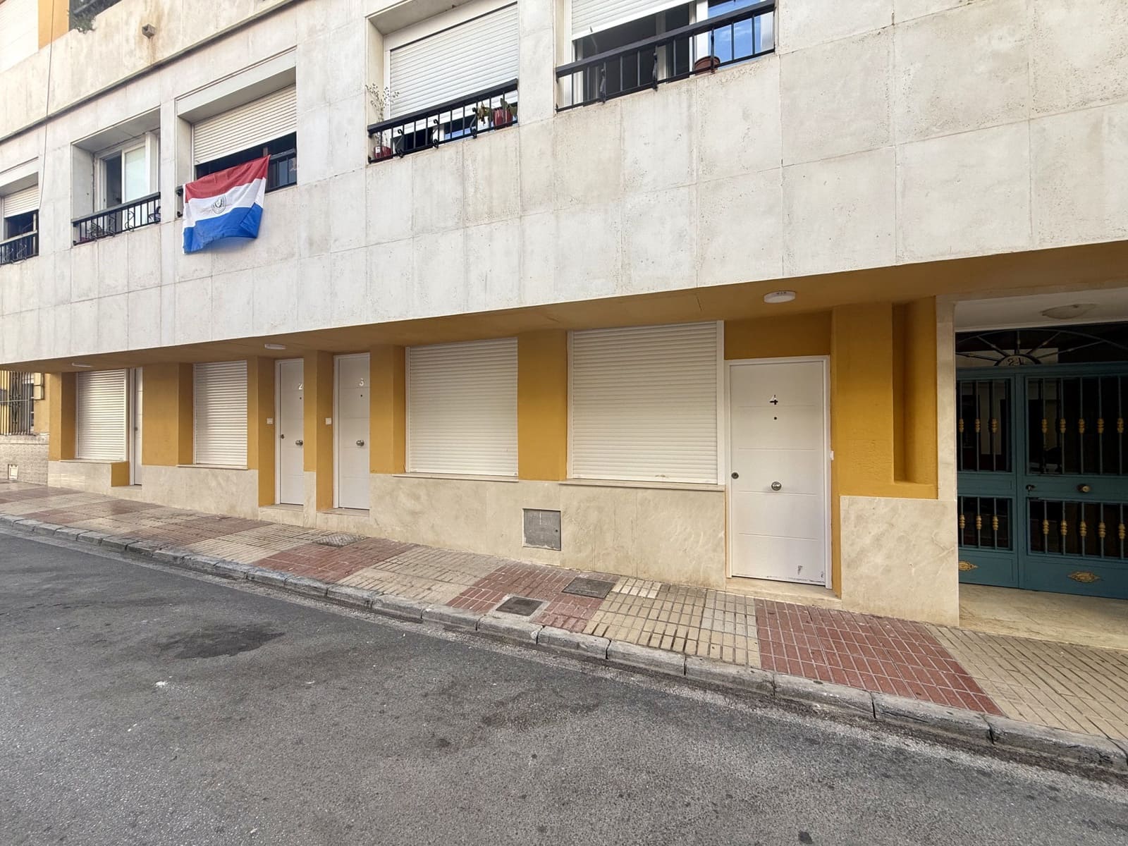 9 bedroom Hotel for sale in San Pedro de Alcantara with garage - € 1,700,000 (Ref: 9807182)