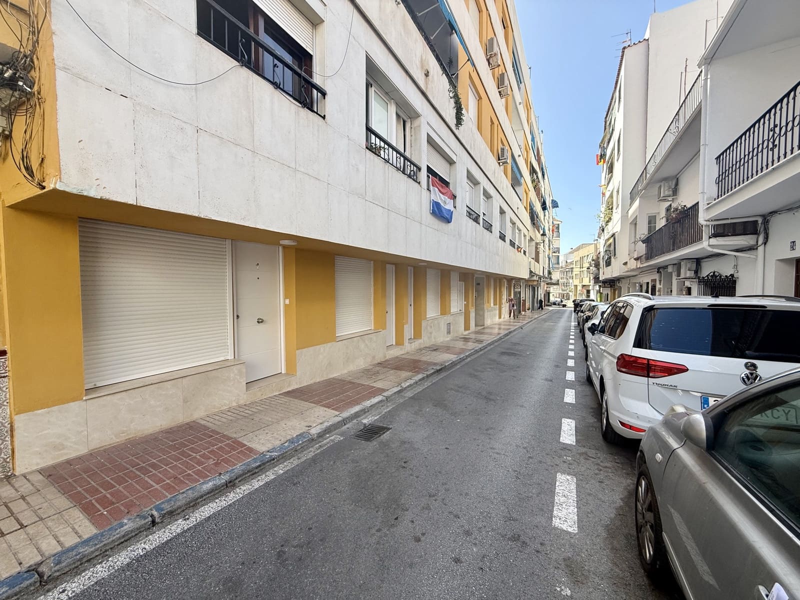 9 bedroom Hotel for sale in San Pedro de Alcantara with garage - € 1,700,000 (Ref: 9807182)