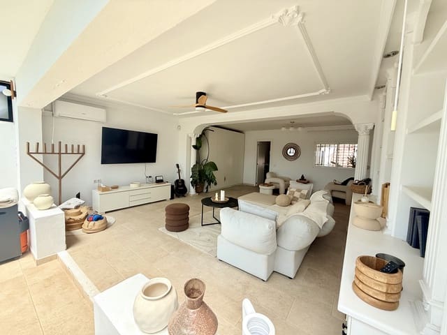 5 quarto Moradia para venda em Nueva Andalucia, Marbella com piscina garagem - 1 200 000 € (Ref: 9841745)