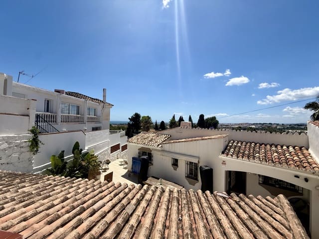 5 quarto Moradia para venda em Nueva Andalucia, Marbella com piscina garagem - 1 200 000 € (Ref: 9841745)