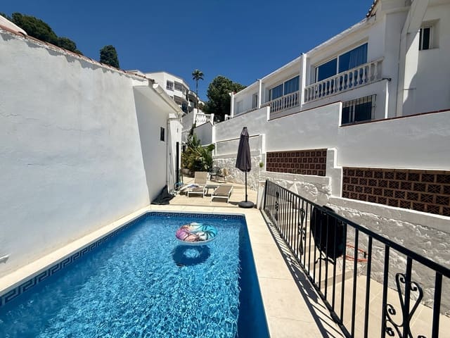 5 quarto Moradia para venda em Nueva Andalucia, Marbella com piscina garagem - 1 200 000 € (Ref: 9841745)
