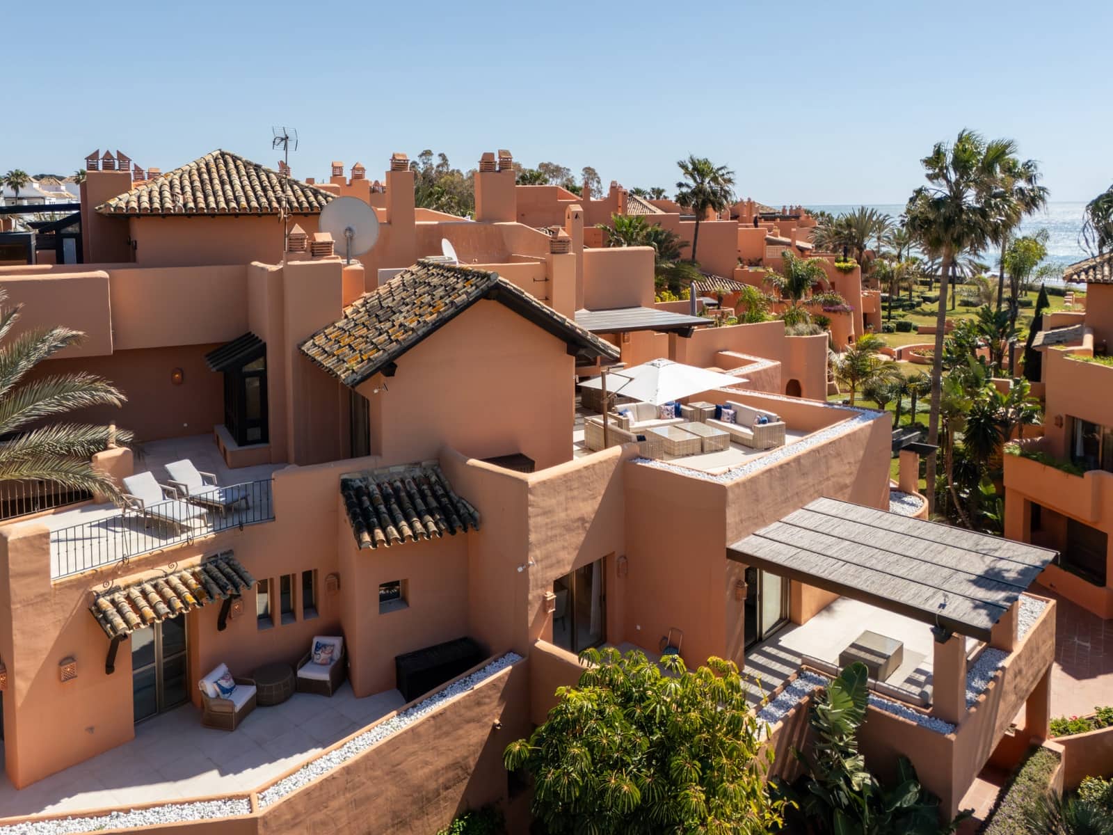 3 bedroom Penthouse for sale in Marbella with pool garage - € 4,250,000 (Ref: 9863658)