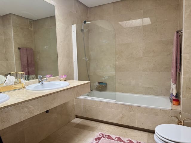4 soveværelse Penthouse til salg i Guadalmina Baja, Marbella med swimmingpool garage - € 780.000 (Ref: 9891243)