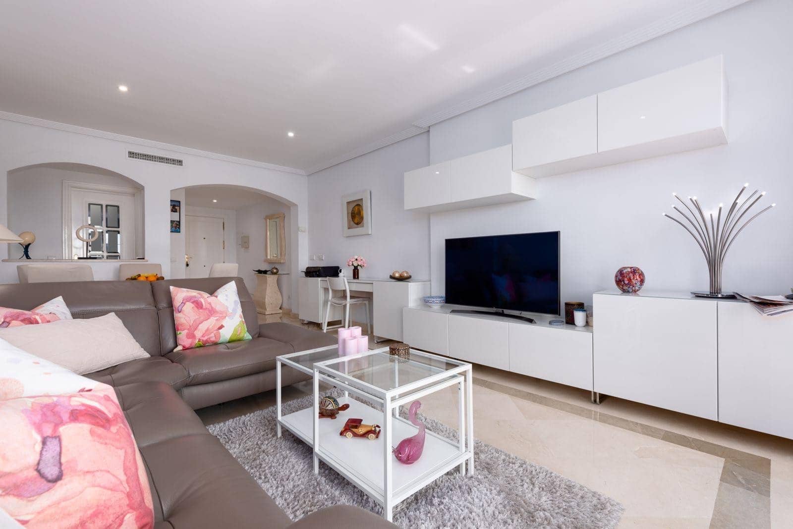 2 slaapkamer Appartement te koop in Los Arqueros met zwembad garage - € 425.000 (Ref: 9941649)
