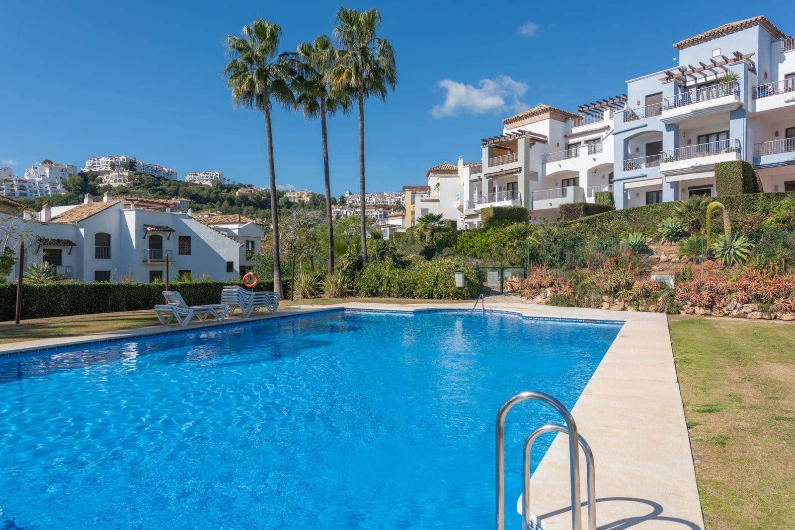 2 slaapkamer Appartement te koop in Los Arqueros met zwembad garage - € 425.000 (Ref: 9941649)