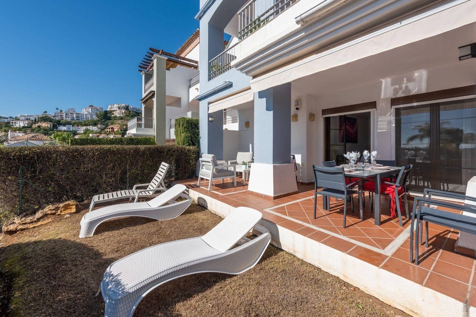 2 slaapkamer Appartement te koop in Los Arqueros met zwembad garage - € 425.000 (Ref: 9941649)
