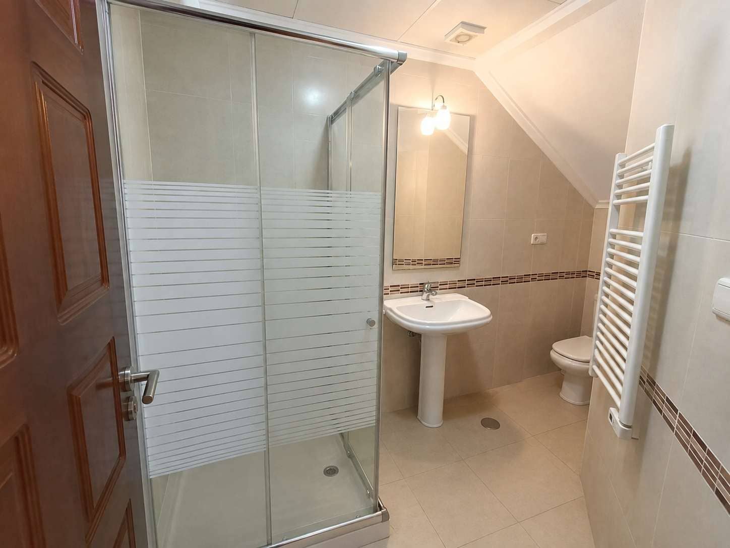 3 soverom Kjedet enebolig til salgs i Ciudad Quesada med svømmebasseng garasje - € 289 990 (Ref: 10016505)