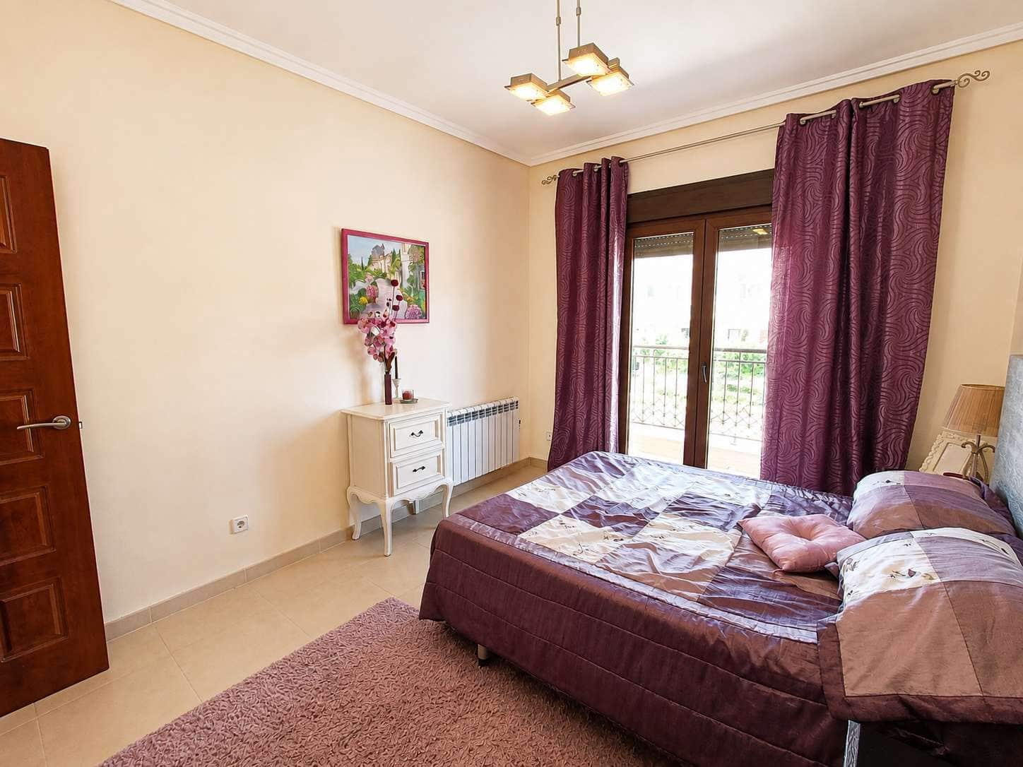 3 soverom Kjedet enebolig til salgs i Ciudad Quesada med svømmebasseng garasje - € 289 990 (Ref: 10016505)
