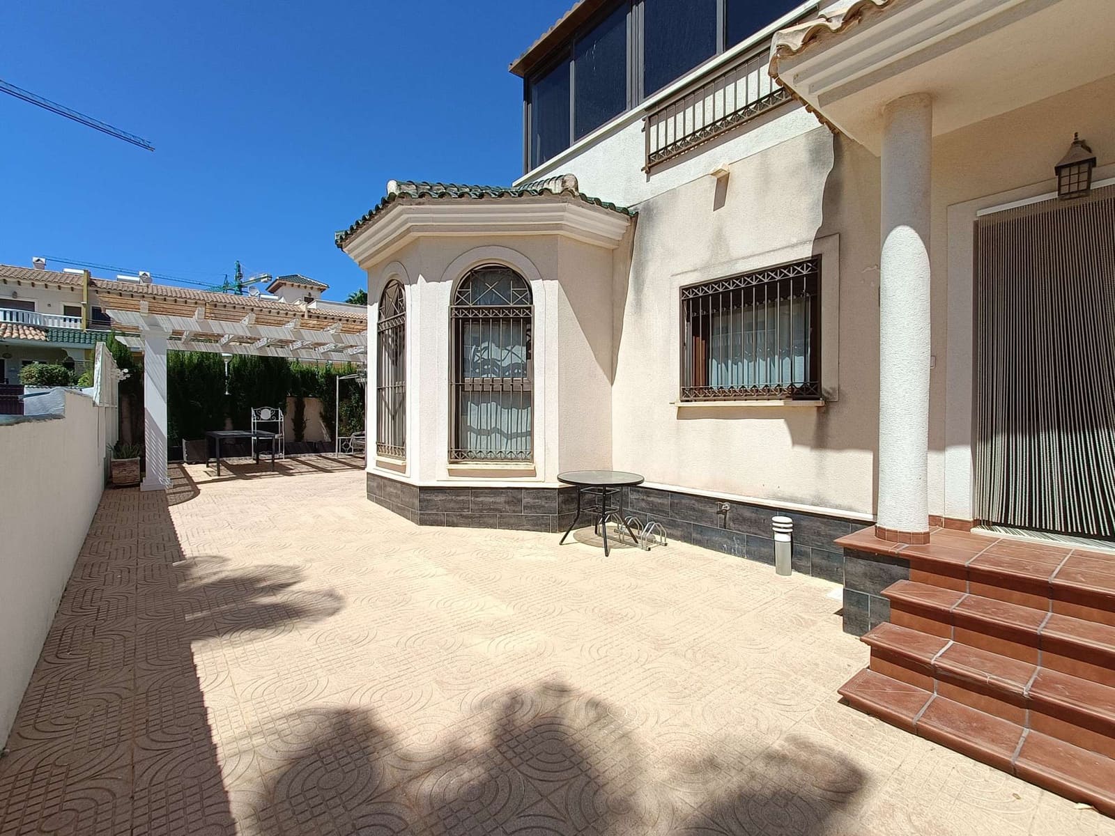 3 soverom Kjedet enebolig til salgs i Ciudad Quesada med svømmebasseng garasje - € 289 990 (Ref: 10016505)