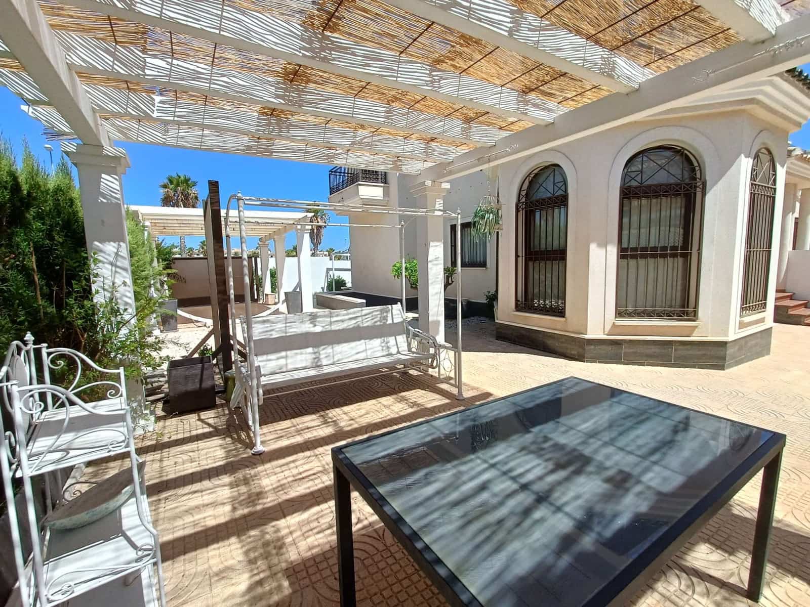 3 soverom Kjedet enebolig til salgs i Ciudad Quesada med svømmebasseng garasje - € 289 990 (Ref: 10016505)