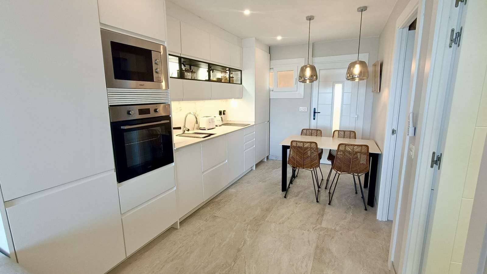 2 sovrum Lägenhet till salu i Torrevieja med garage - 289 995 € (Ref: 10016759)