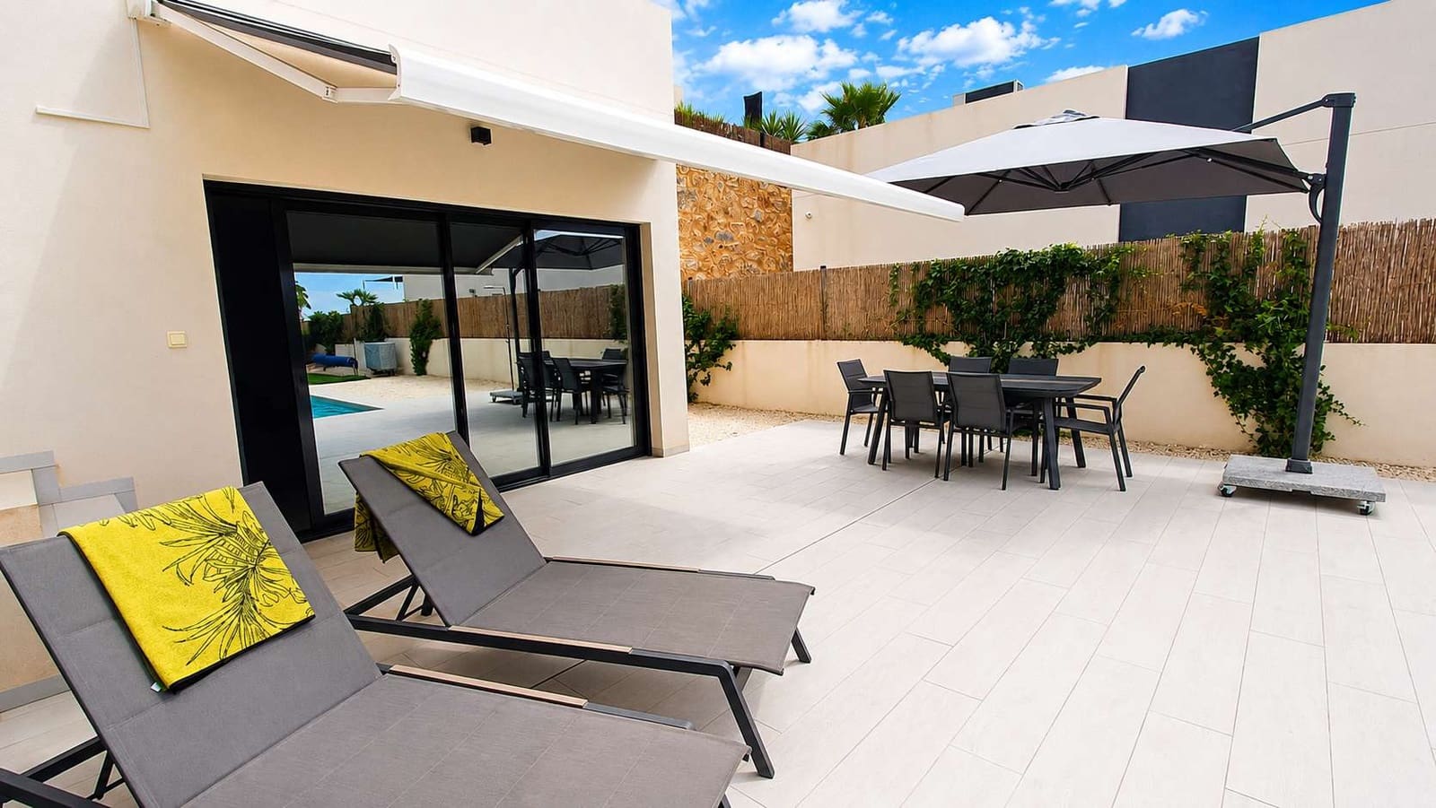 Chalet de 3 habitaciones en Algorfa en venta con piscina - 619.950 € (Ref: 10034215)