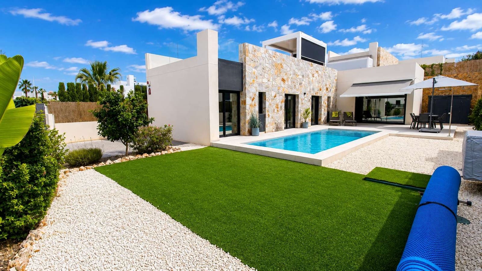 Chalet de 3 habitaciones en Algorfa en venta con piscina - 619.950 € (Ref: 10034215)