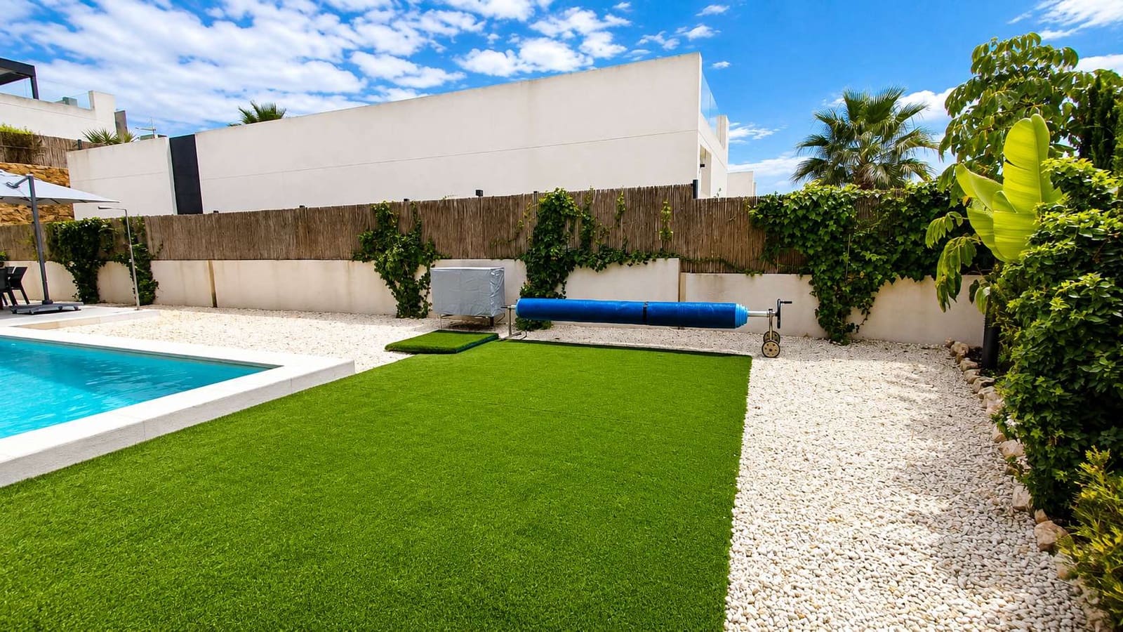 Chalet de 3 habitaciones en Algorfa en venta con piscina - 619.950 € (Ref: 10034215)