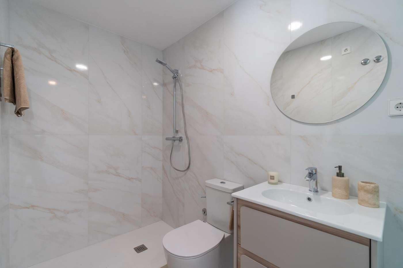 4 soveværelse Lejlighed til salg i Playa Flamenca med swimmingpool garage - € 499.000 (Ref: 10076995)