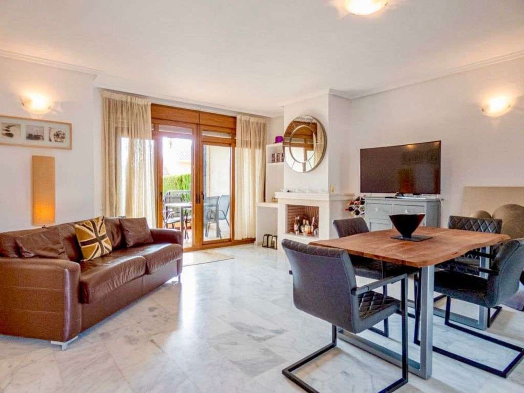 Apartamento de 2 habitaciones en Algorfa en venta con piscina garaje - 174.500 € (Ref: 10095650)