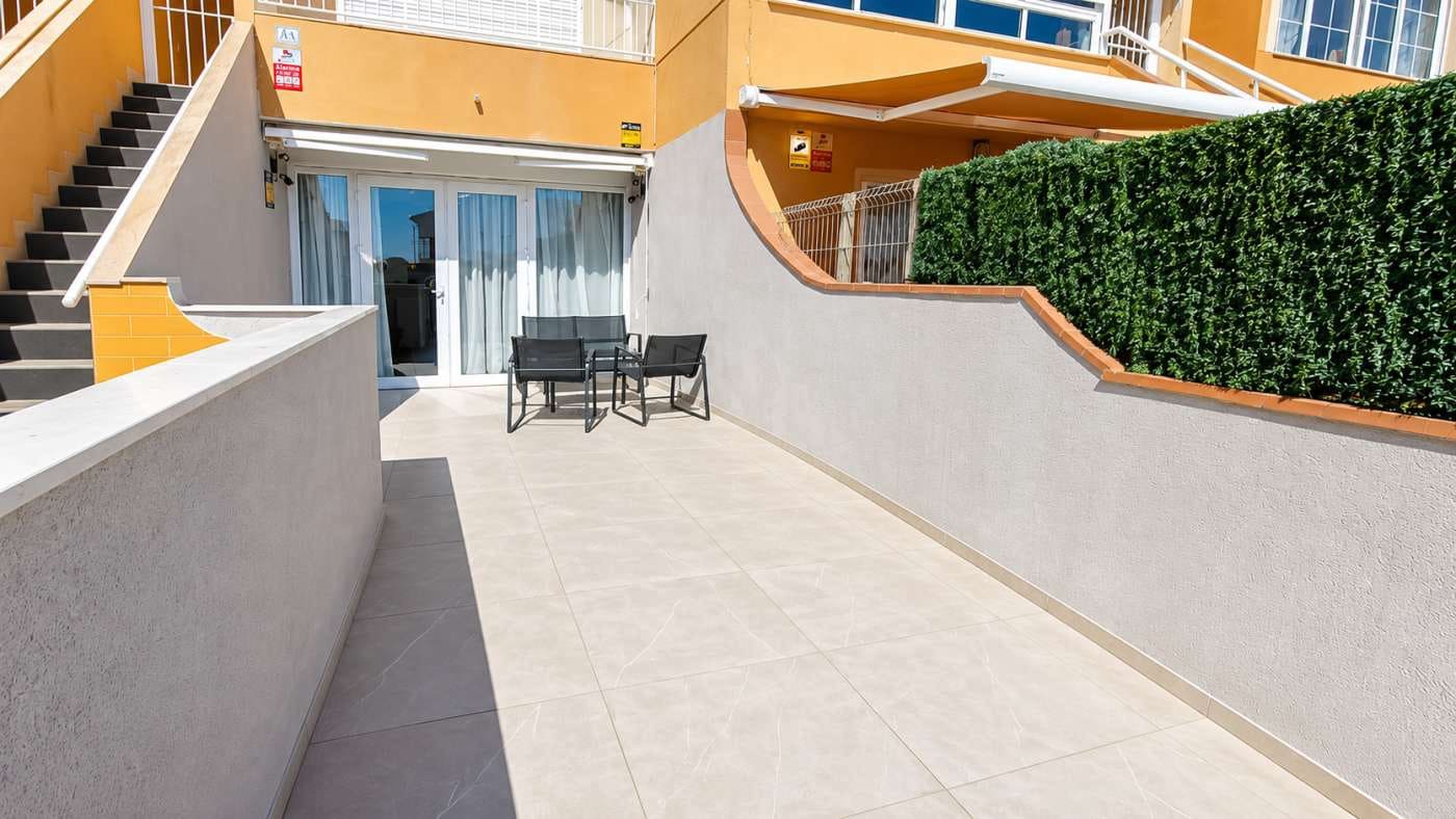 2 soveværelse Lejlighed til salg i La Veleta - € 249.000 (Ref: 10106442)