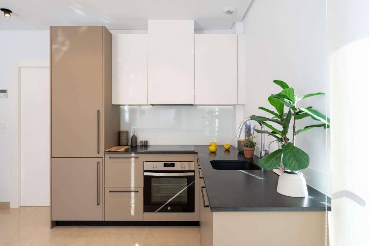 3 slaapkamer Rijtjeshuis te koop in Gran Alacant met zwembad garage - € 420.000 (Ref: 10130742)
