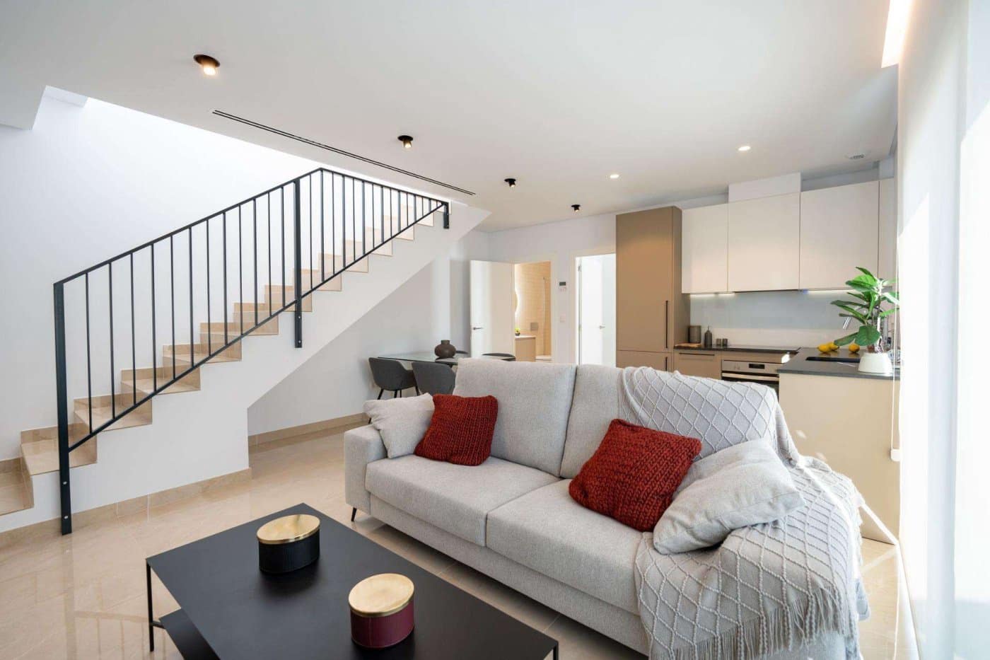 3 soveværelse Semi-Rækkehus til salg i El Pinet med swimmingpool garage - € 459.000 (Ref: 10130946)
