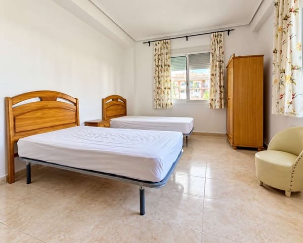 3 bedroom Apartment for sale in Playa de los Náufragos, Torrevieja with garage - € 277,000 (Ref: 10163613)