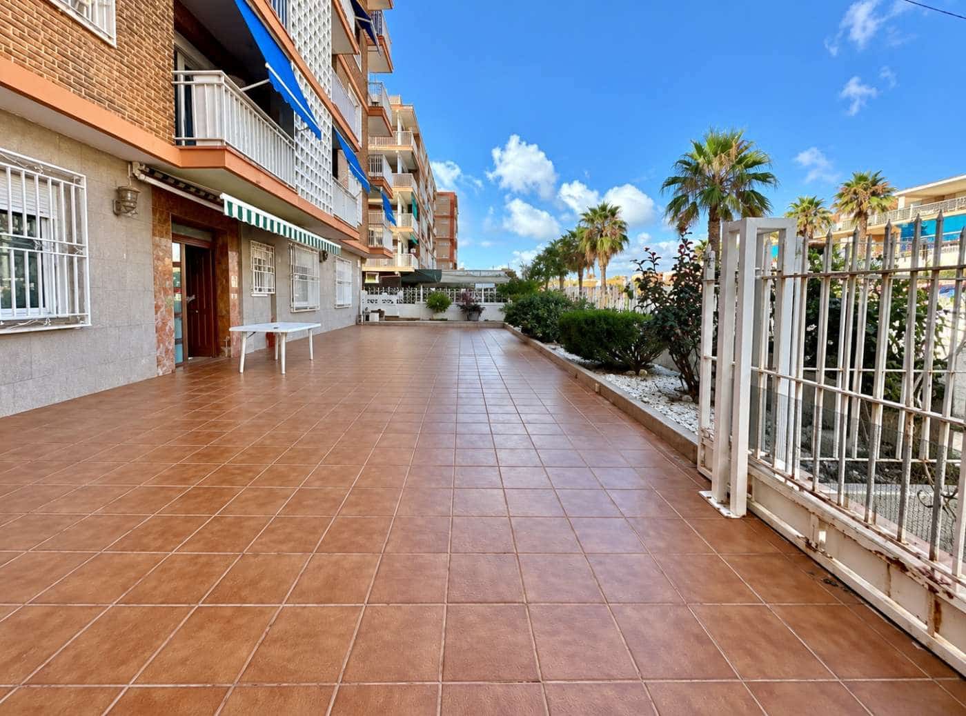 3 bedroom Apartment for sale in Torrevieja with garage - € 277,000 (Ref: 10163613)