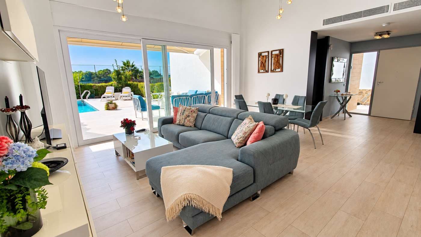 Chalet de 3 habitaciones en Algorfa en venta con piscina garaje - 559.900 € (Ref: 10167435)