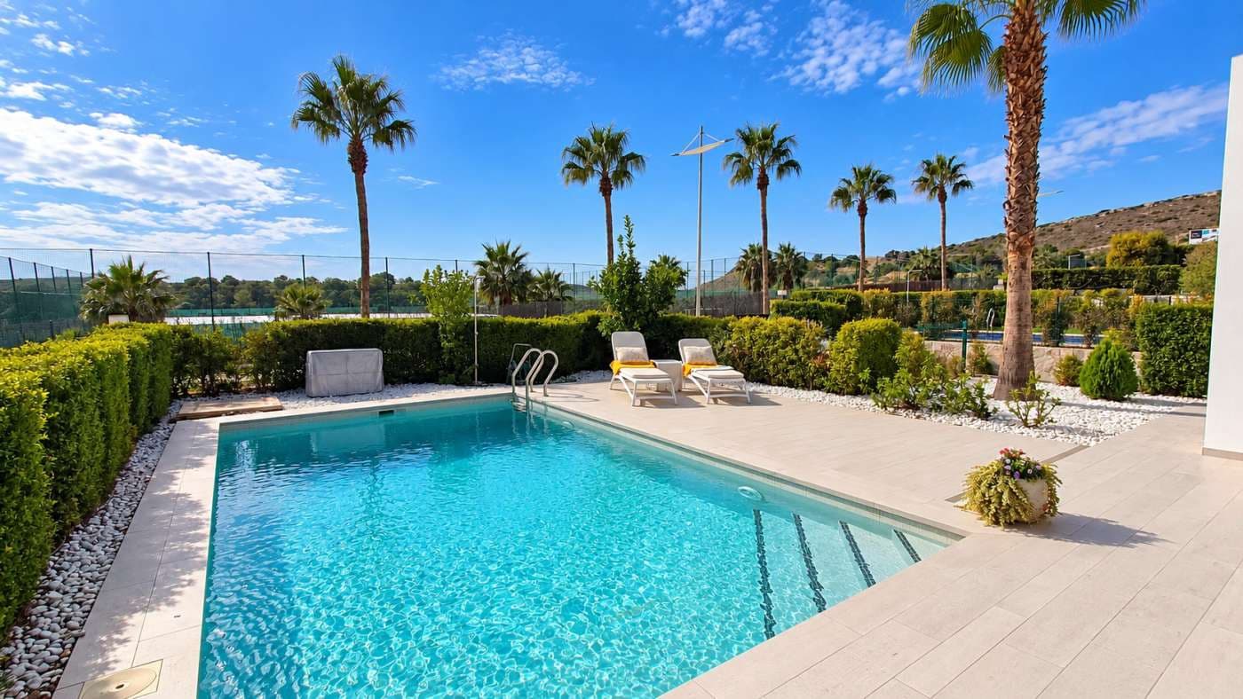 Chalet de 3 habitaciones en Algorfa en venta con piscina garaje - 559.900 € (Ref: 10167435)