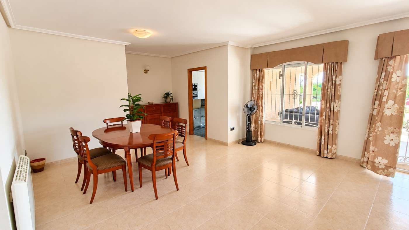 6 bedroom Villa for sale in Algorfa with pool garage - € 725,000 (Ref: 10169243)