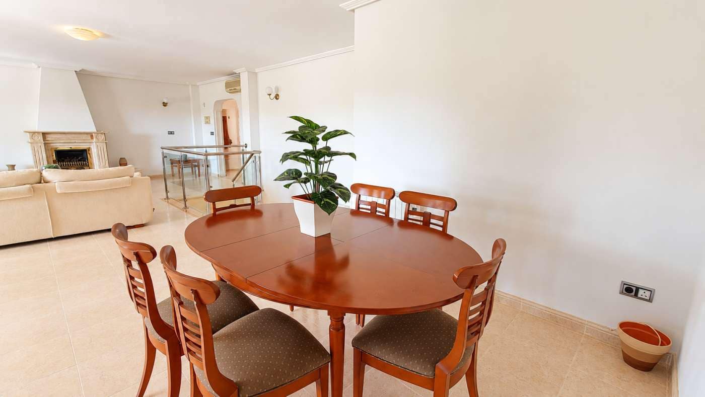 6 bedroom Villa for sale in Algorfa with pool garage - € 725,000 (Ref: 10169243)