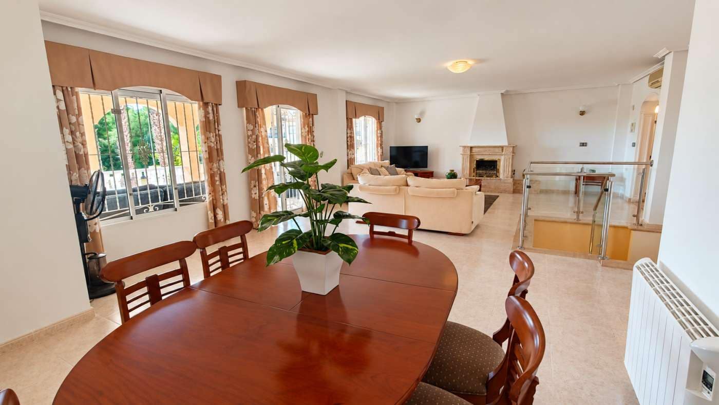 6 bedroom Villa for sale in Algorfa with pool garage - € 725,000 (Ref: 10169243)