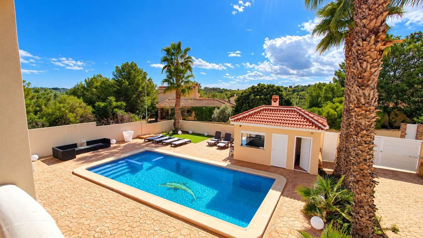 6 bedroom Villa for sale in Algorfa with pool garage - € 725,000 (Ref: 10169243)