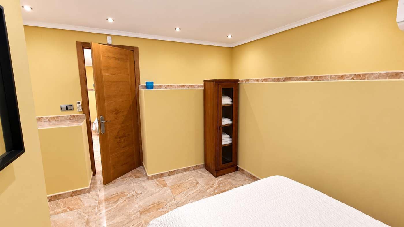 6 bedroom Villa for sale in Algorfa with pool garage - € 725,000 (Ref: 10169243)