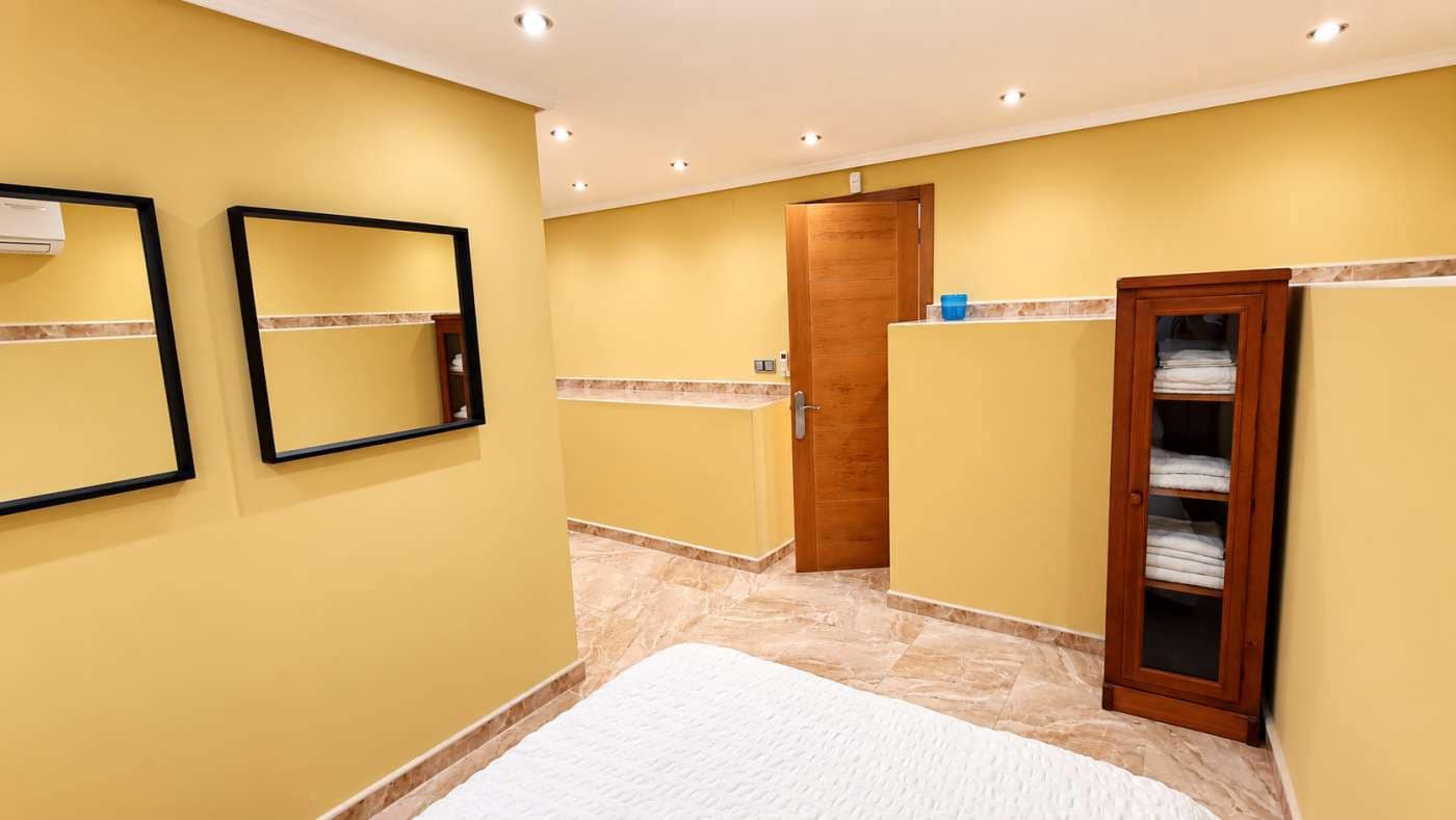 6 bedroom Villa for sale in Algorfa with pool garage - € 725,000 (Ref: 10169243)