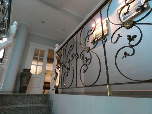 Chalet de 4 habitaciones en Almoradí en venta con garaje - 499.950 € (Ref: 6079194)