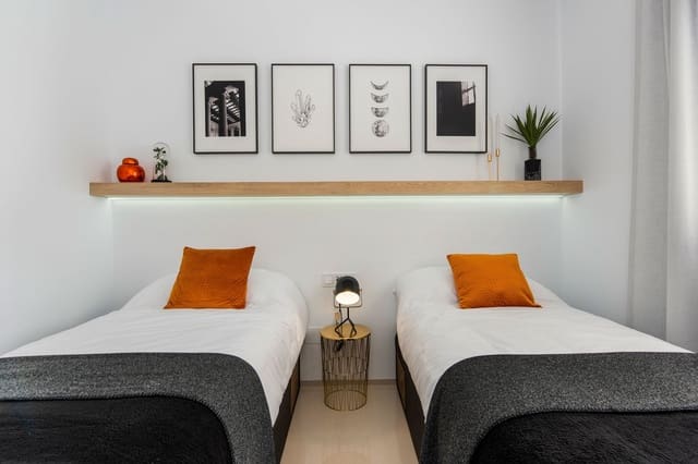 3 quarto Moradia para venda em Centro, Los Alcázares com piscina garagem - 544 841 € (Ref: 6079369)