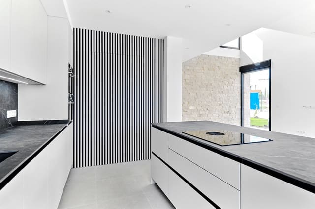 3 slaapkamer Villa te koop in Cabo Roig, Orihuela met zwembad garage - € 760.000 (Ref: 6958840)