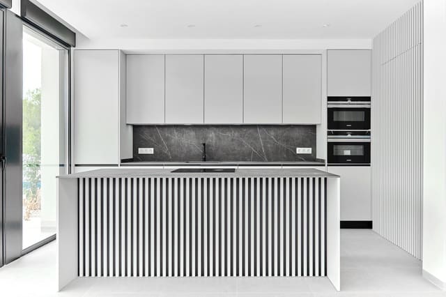 3 slaapkamer Villa te koop in Cabo Roig, Orihuela met zwembad garage - € 760.000 (Ref: 6958840)