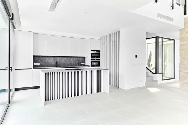 3 slaapkamer Villa te koop in Cabo Roig, Orihuela met zwembad garage - € 760.000 (Ref: 6958840)