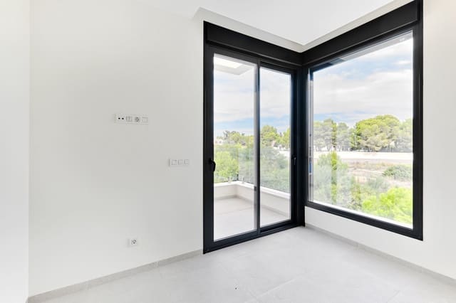 Chalet de 3 habitaciones en Cabo Roig, Orihuela en venta con piscina garaje - 760.000 € (Ref: 6958840)