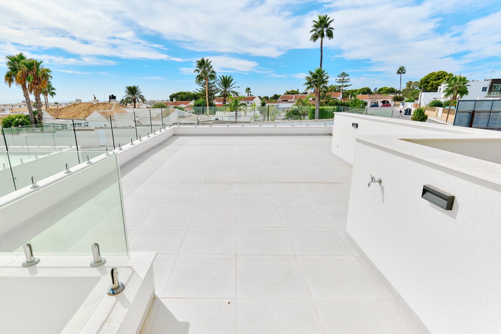 Chalet de 3 habitaciones en Cabo Roig en venta con piscina garaje - 760.000 € (Ref: 6958840)