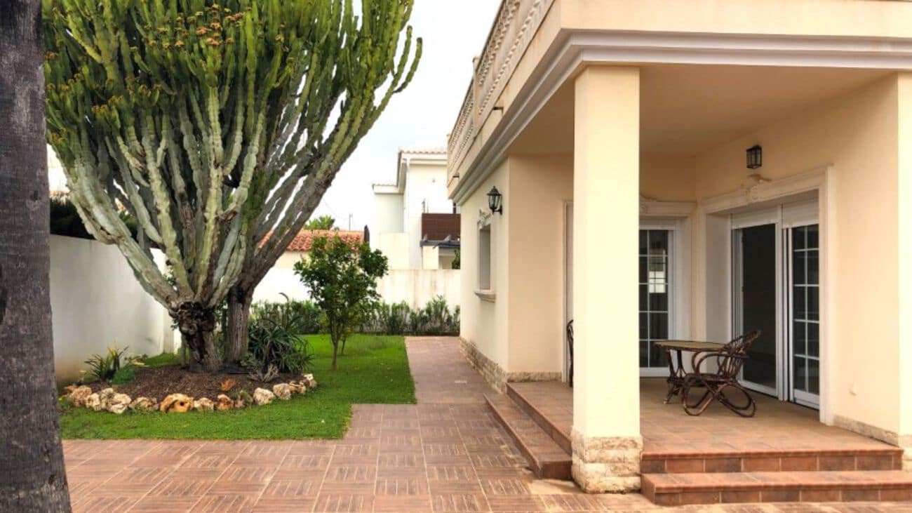 4 soverom Villa til salgs i Cabo Roig med svømmebasseng garasje - € 910 000 (Ref: 7435229)