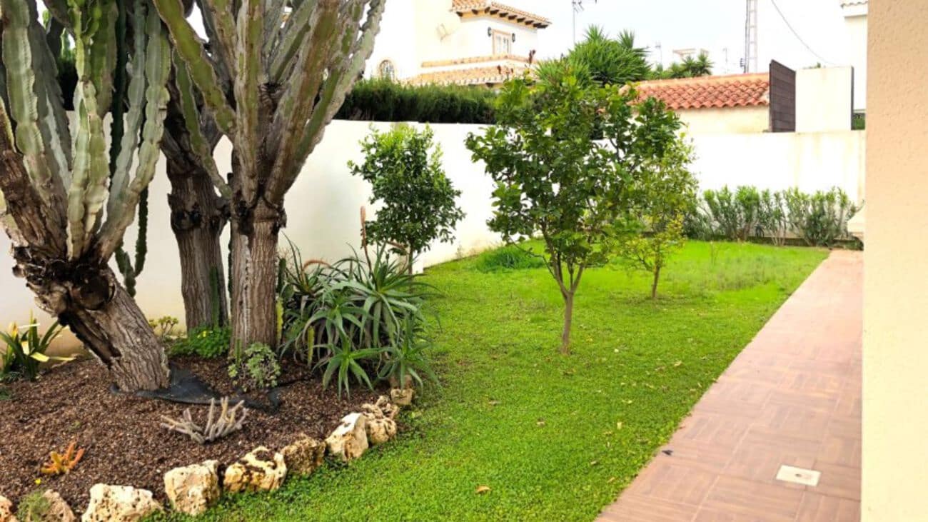 4 soverom Villa til salgs i Cabo Roig med svømmebasseng garasje - € 910 000 (Ref: 7435229)