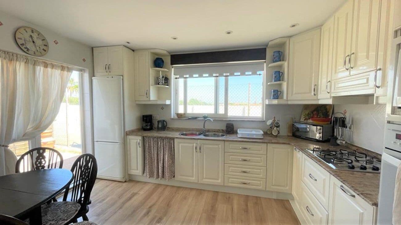 5 bedroom Villa for sale in Las Barracas with pool garage - € 599,200 (Ref: 7442412)