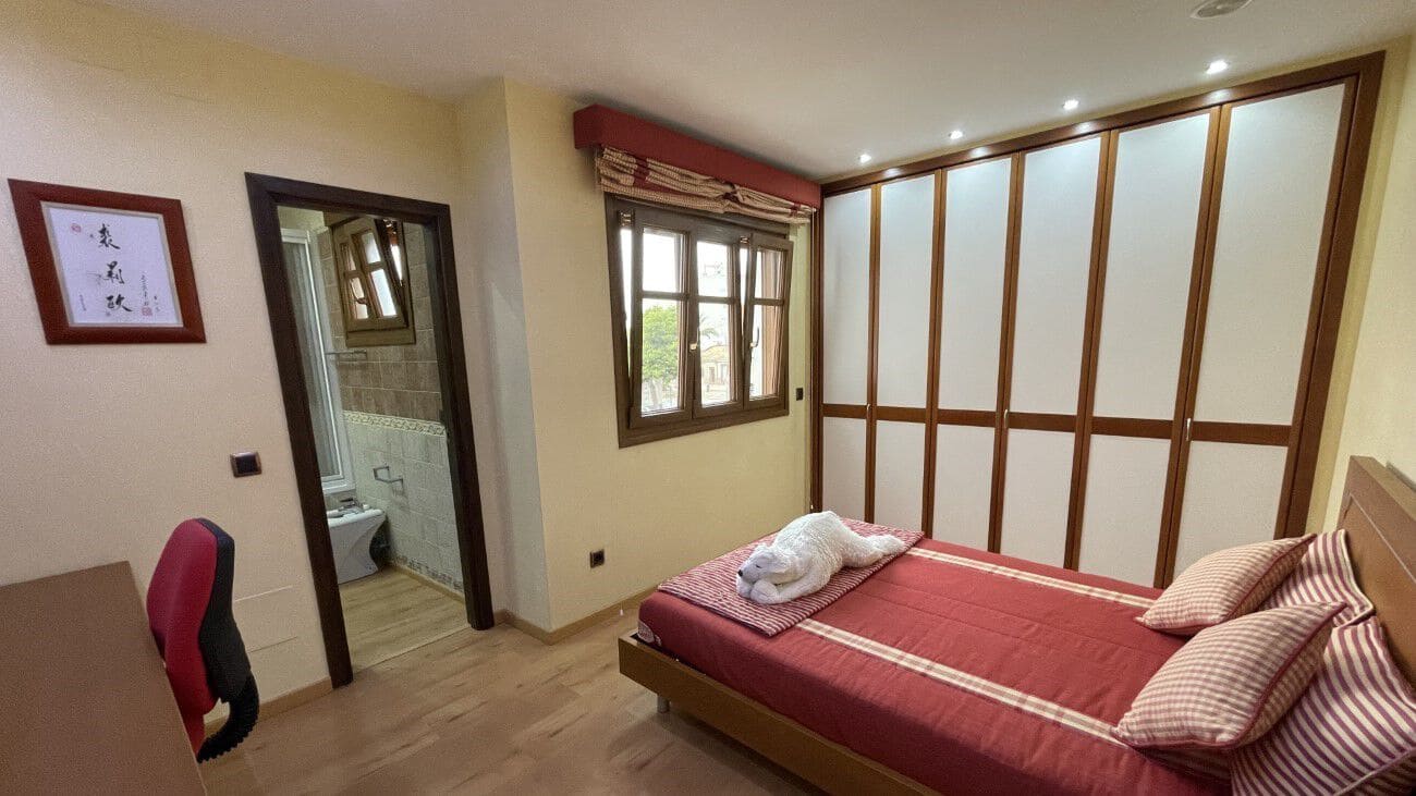 4 quarto Casa em Banda para venda em Torrevieja - 1 265 000 € (Ref: 7444664)