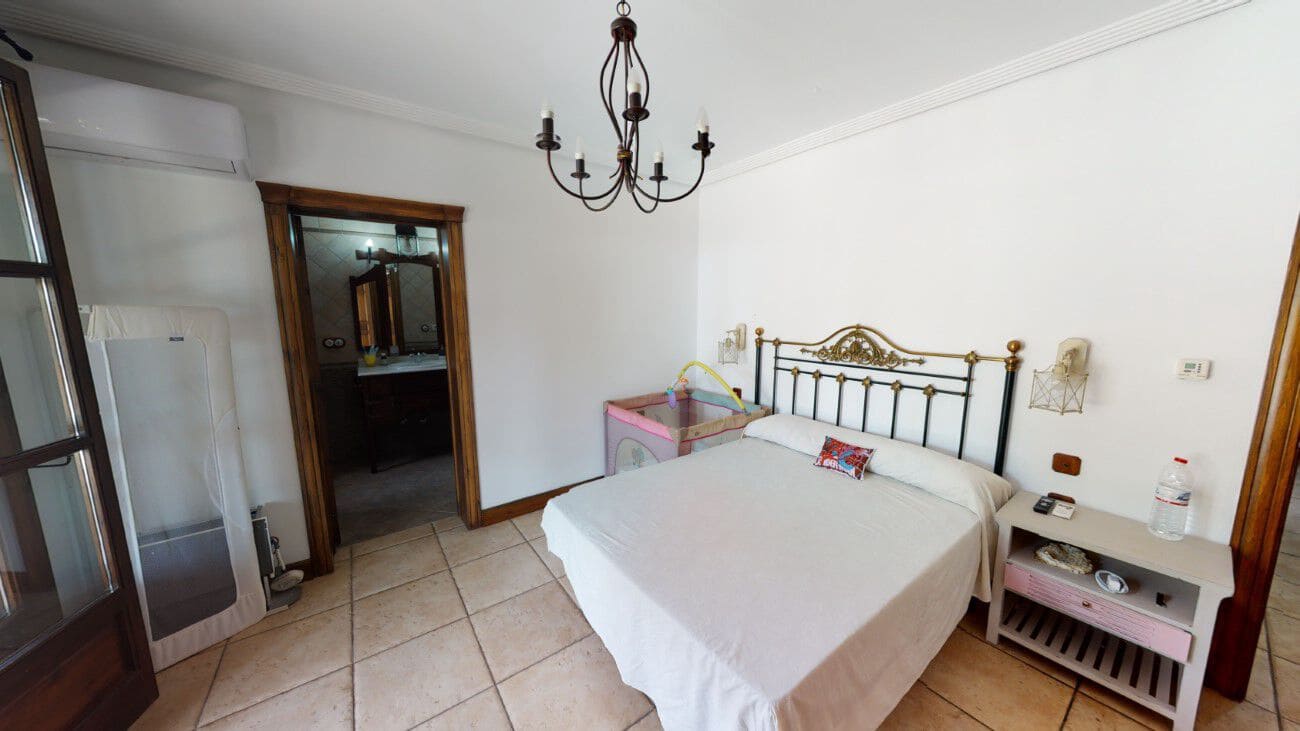 6 bedroom Villa for sale in Catral with pool garage - € 780,000 (Ref: 7465025)