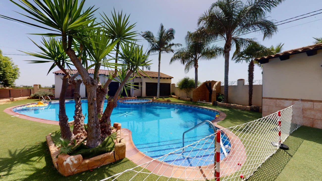 6 bedroom Villa for sale in Catral with pool garage - € 780,000 (Ref: 7465025)